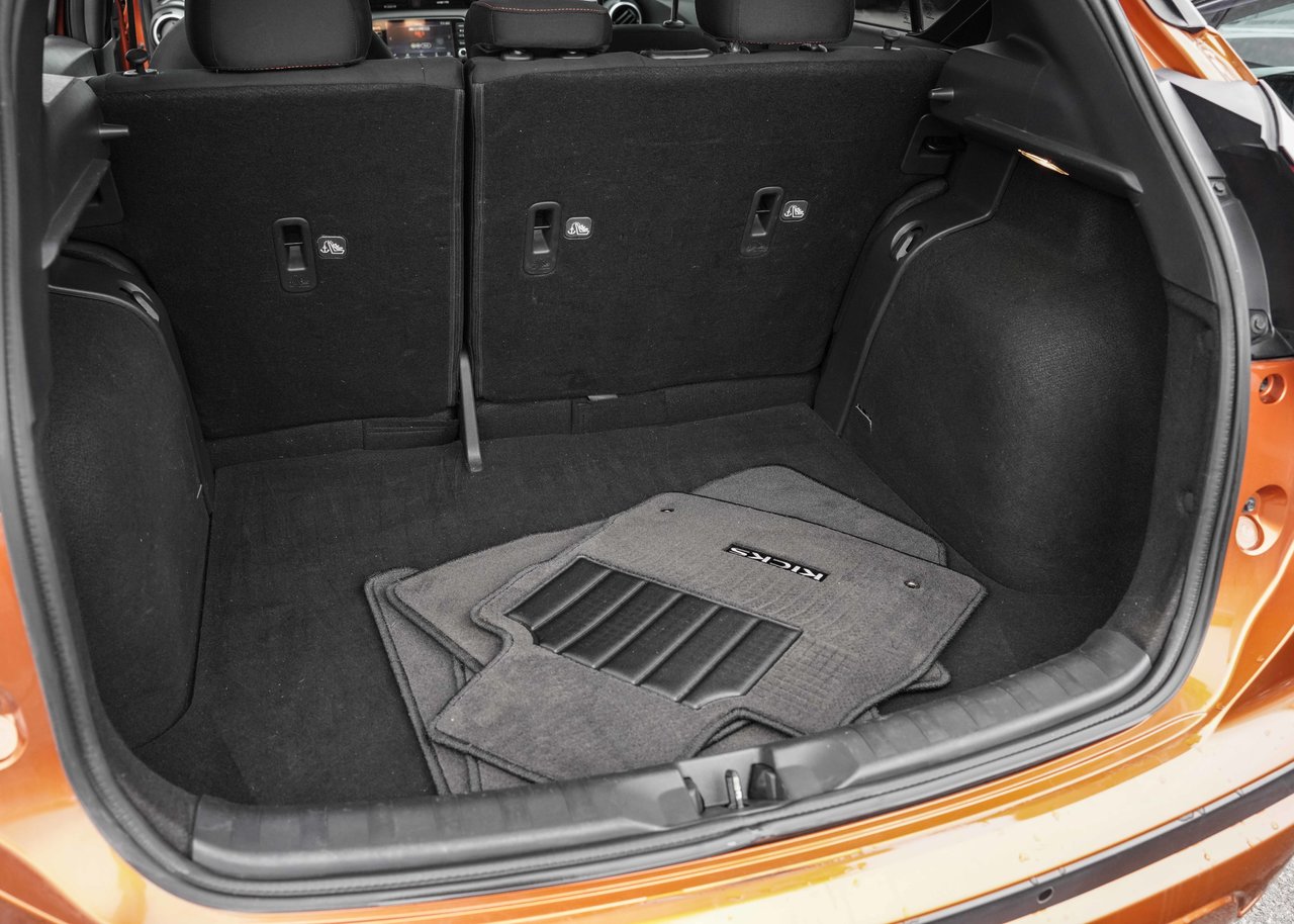 2021 Nissan Kicks SR MAGS+VOLANT/SIEGES.CHAUFFANTS+DEM.DISTANCE