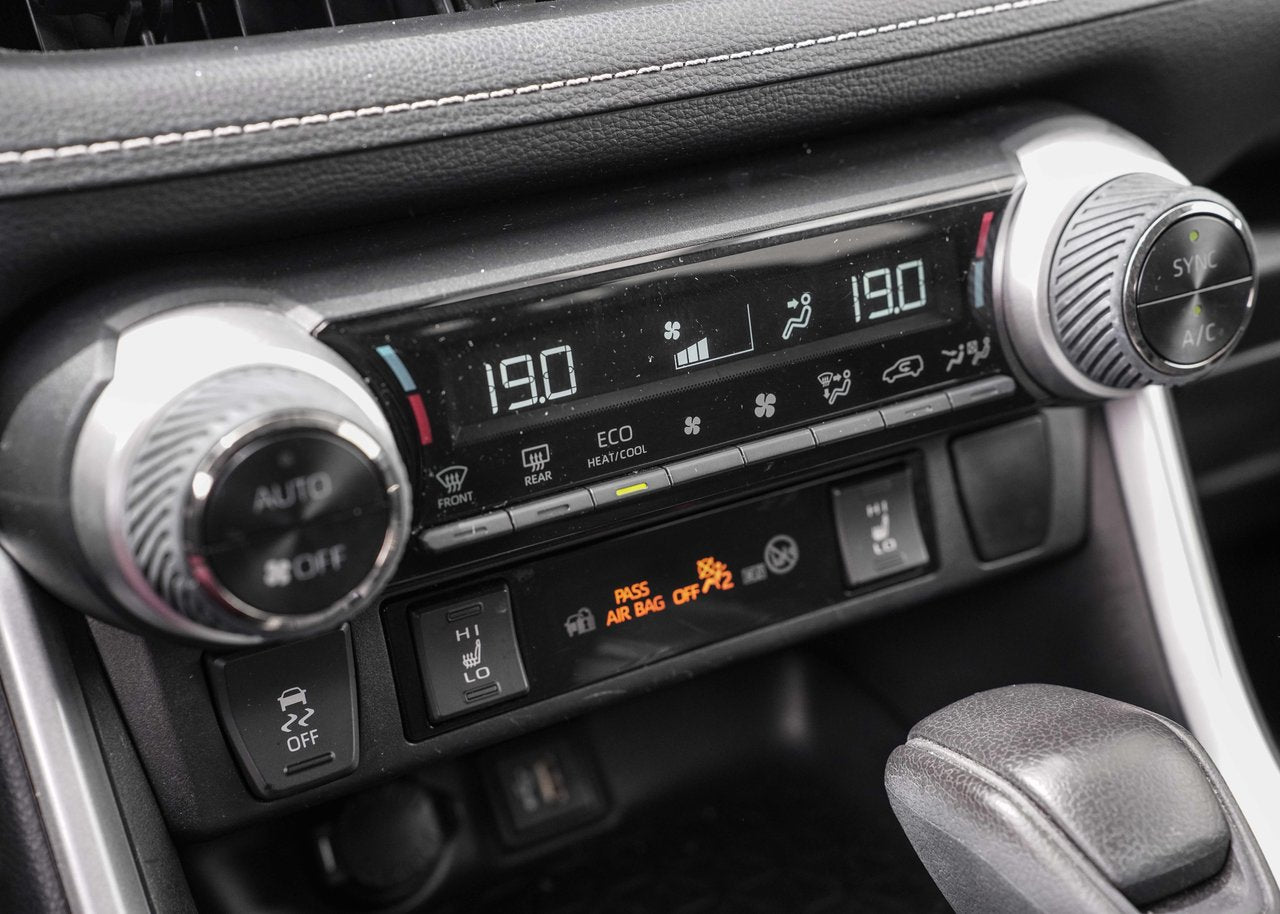 2023 Toyota RAV4 HYBRID XLE AWD
