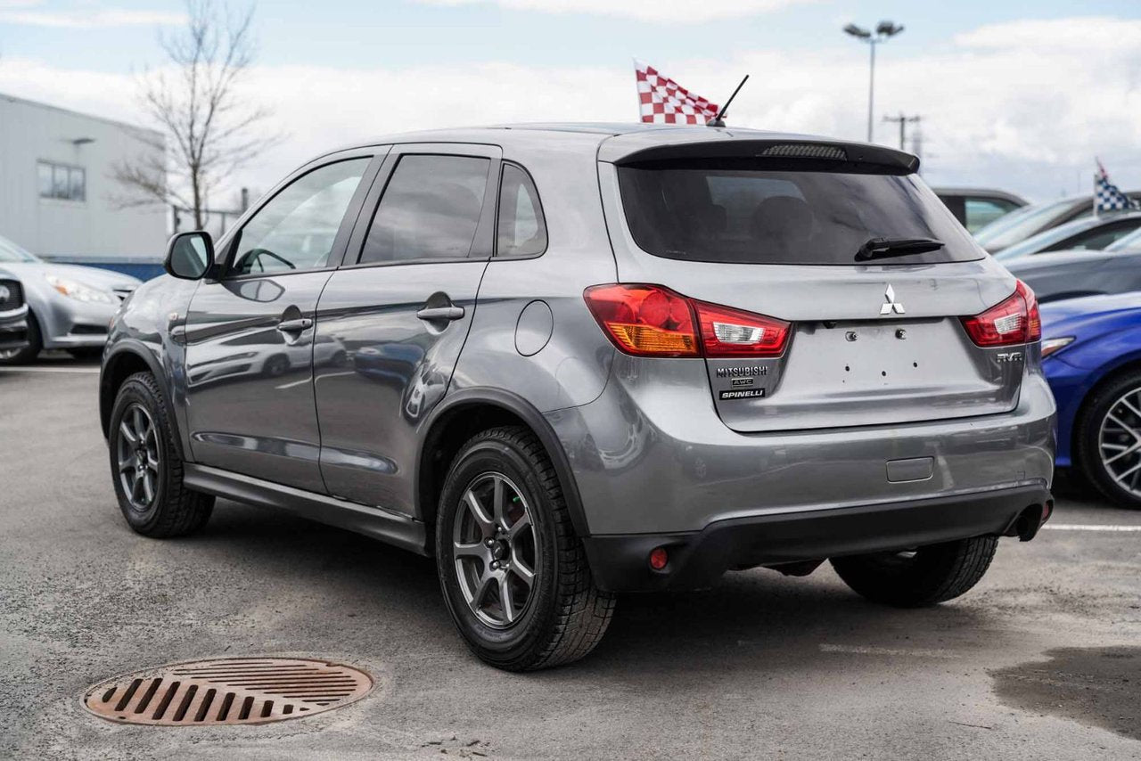 2016 Mitsubishi RVR SE