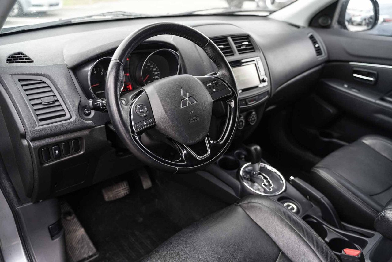 2016 Mitsubishi RVR SE