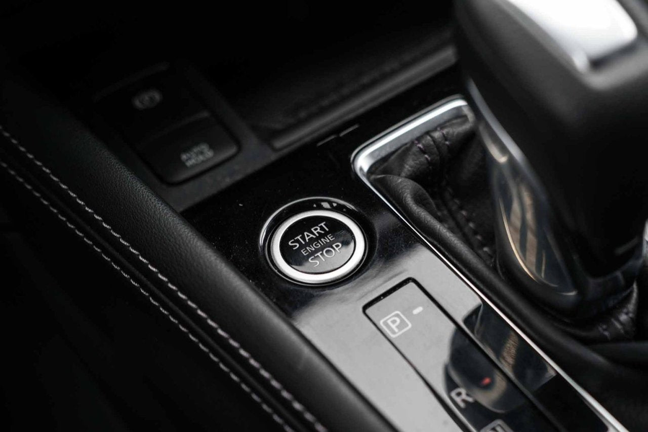 2024 Nissan Kicks SR Premium