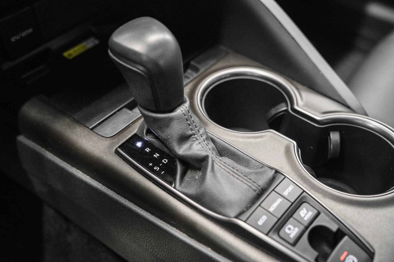 2022 Toyota Camry SE UPGRADE HYBRID FWD
