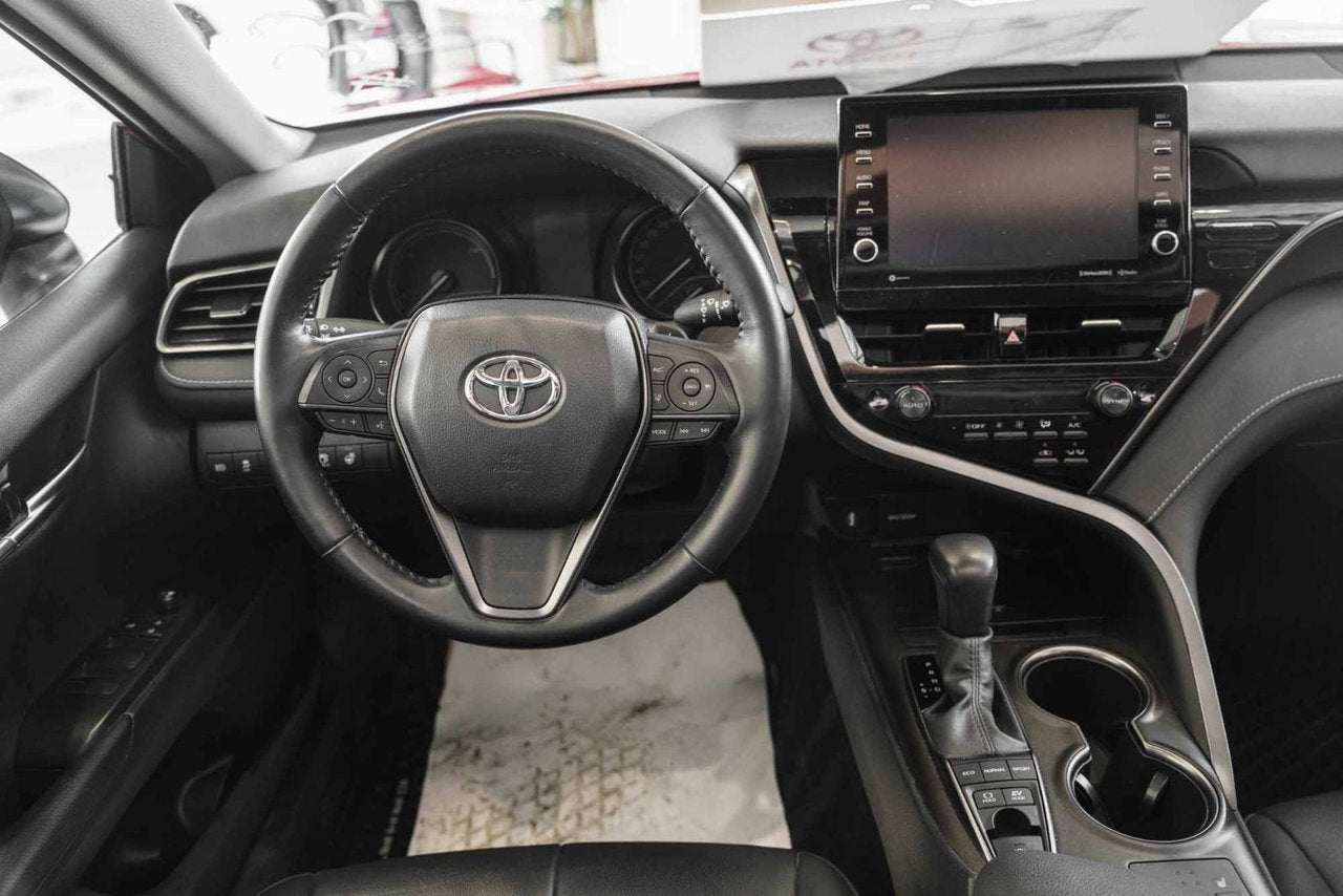 2022 Toyota Camry SE UPGRADE HYBRID FWD