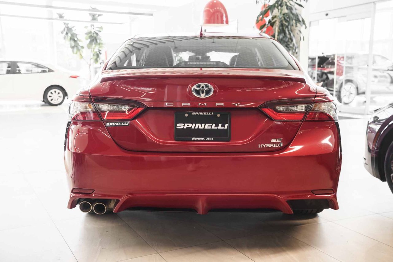 2022 Toyota Camry SE UPGRADE HYBRID FWD