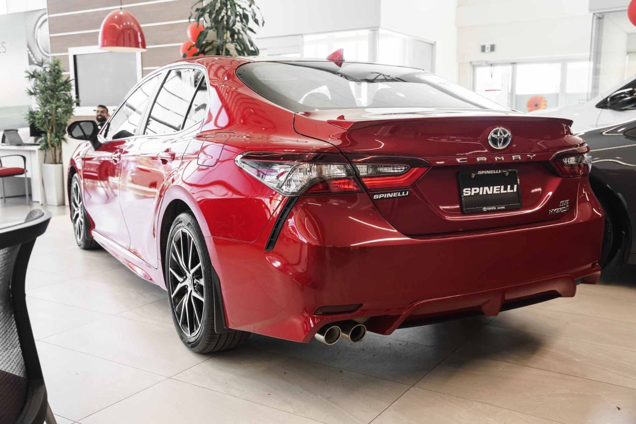 2022 Toyota Camry SE UPGRADE HYBRID FWD