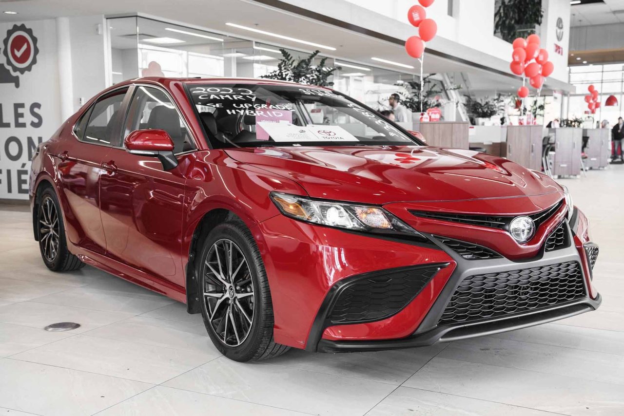 2022 Toyota Camry SE UPGRADE HYBRID FWD