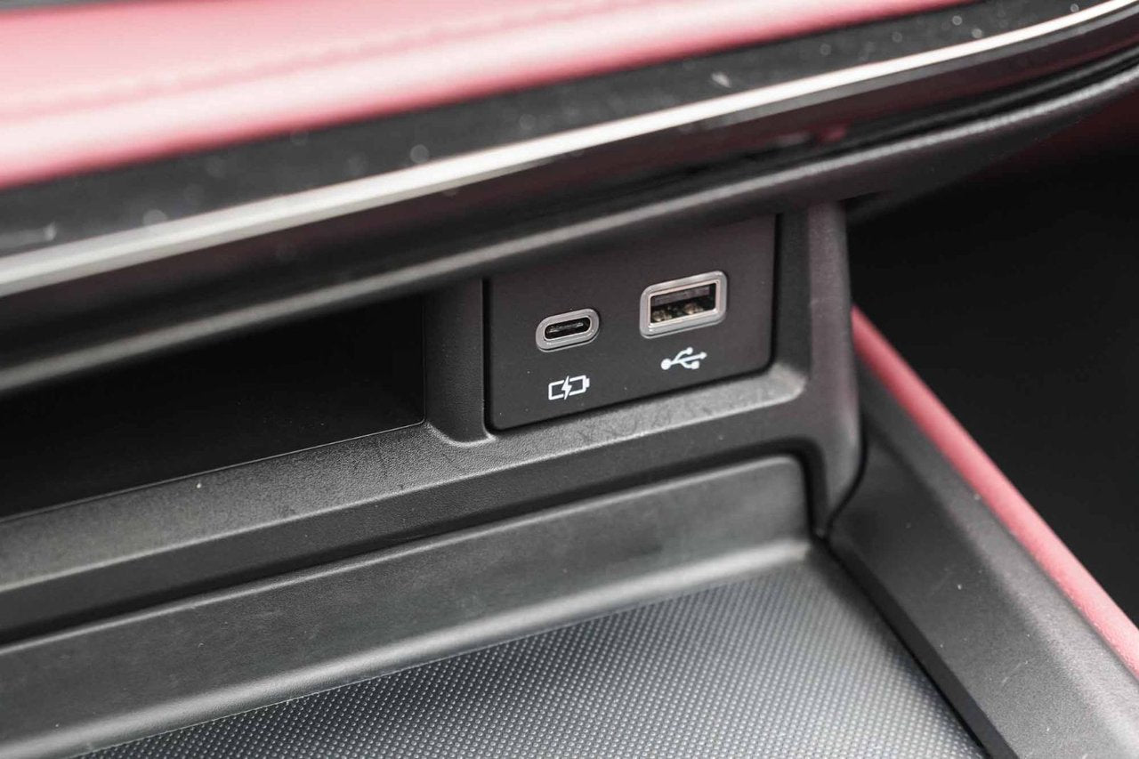 2025 Lexus NX 350h 350h PREMIUM AWD BAS KM CUIR ROUGE CARPLAY