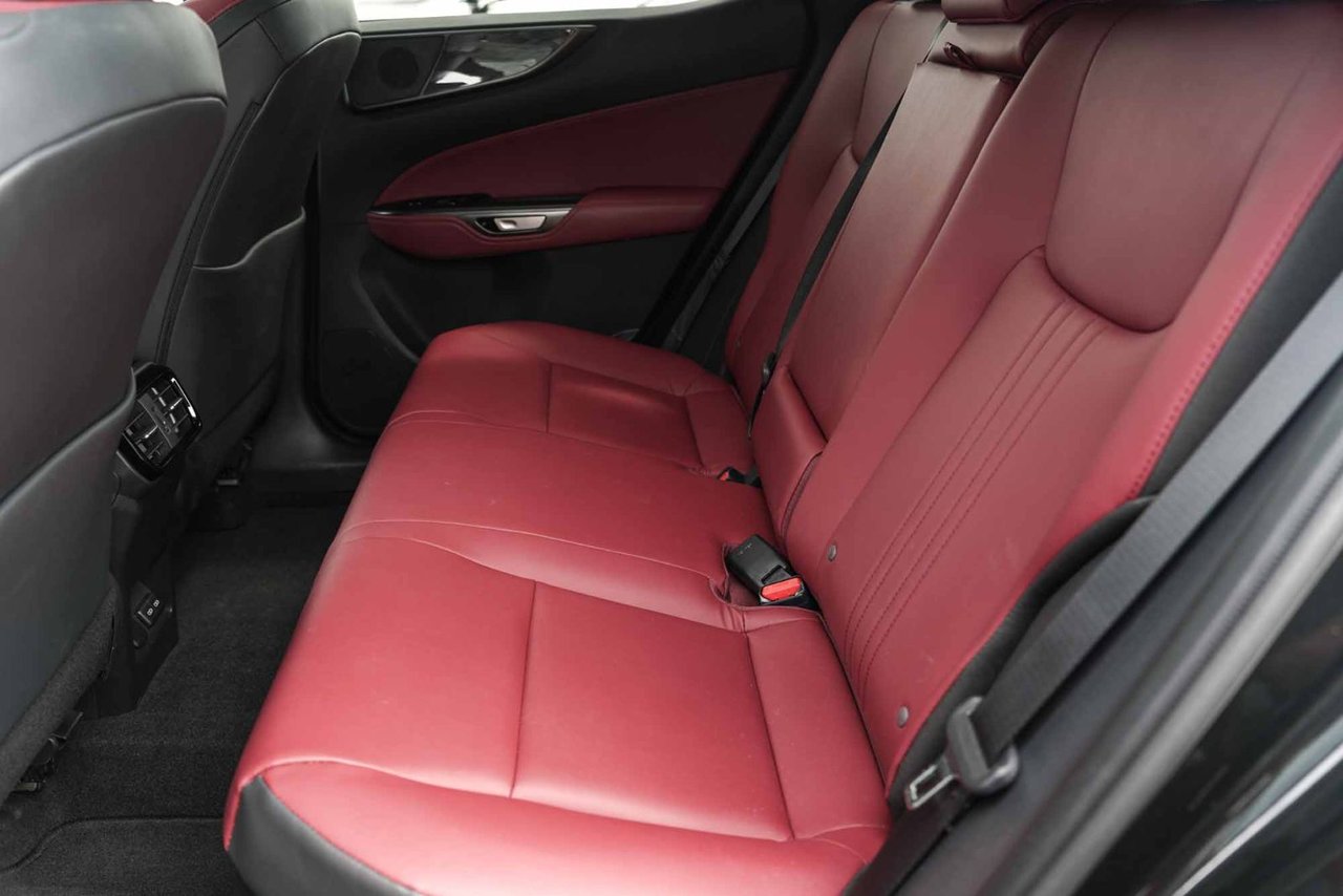 2025 Lexus NX 350h 350h PREMIUM AWD BAS KM CUIR ROUGE CARPLAY
