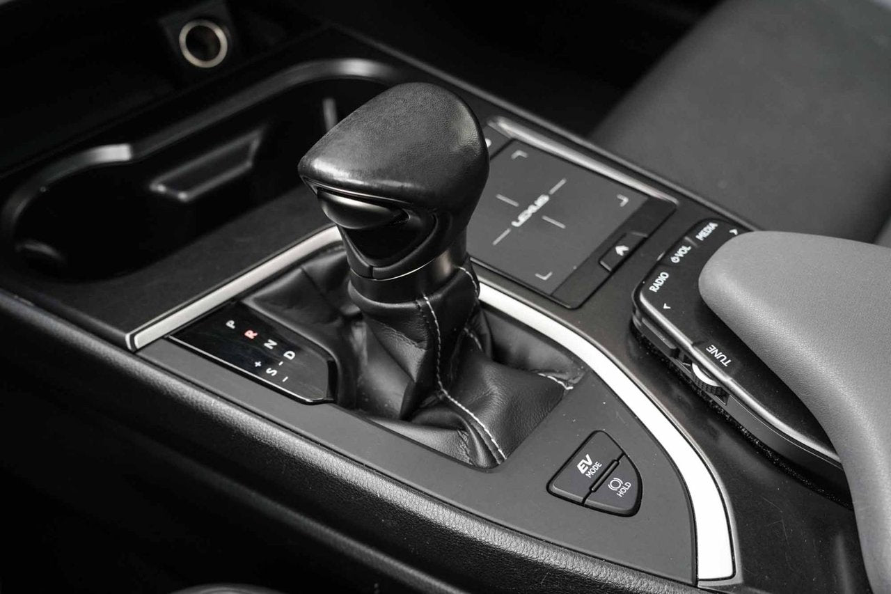 2022 Lexus UX 250h PREMIUM AWD BAS KM CUIR TOIT CARPLAY