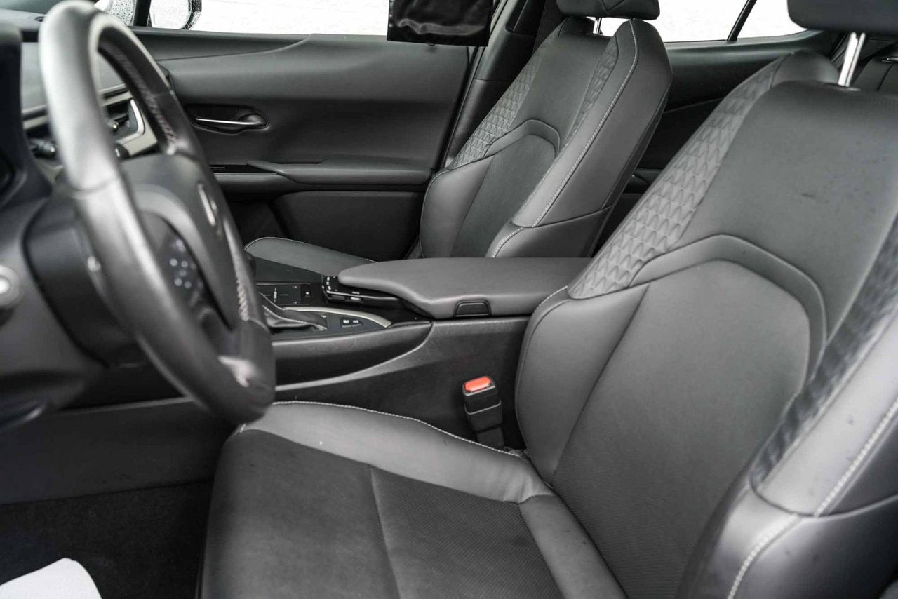 2022 Lexus UX 250h PREMIUM AWD BAS KM CUIR TOIT CARPLAY