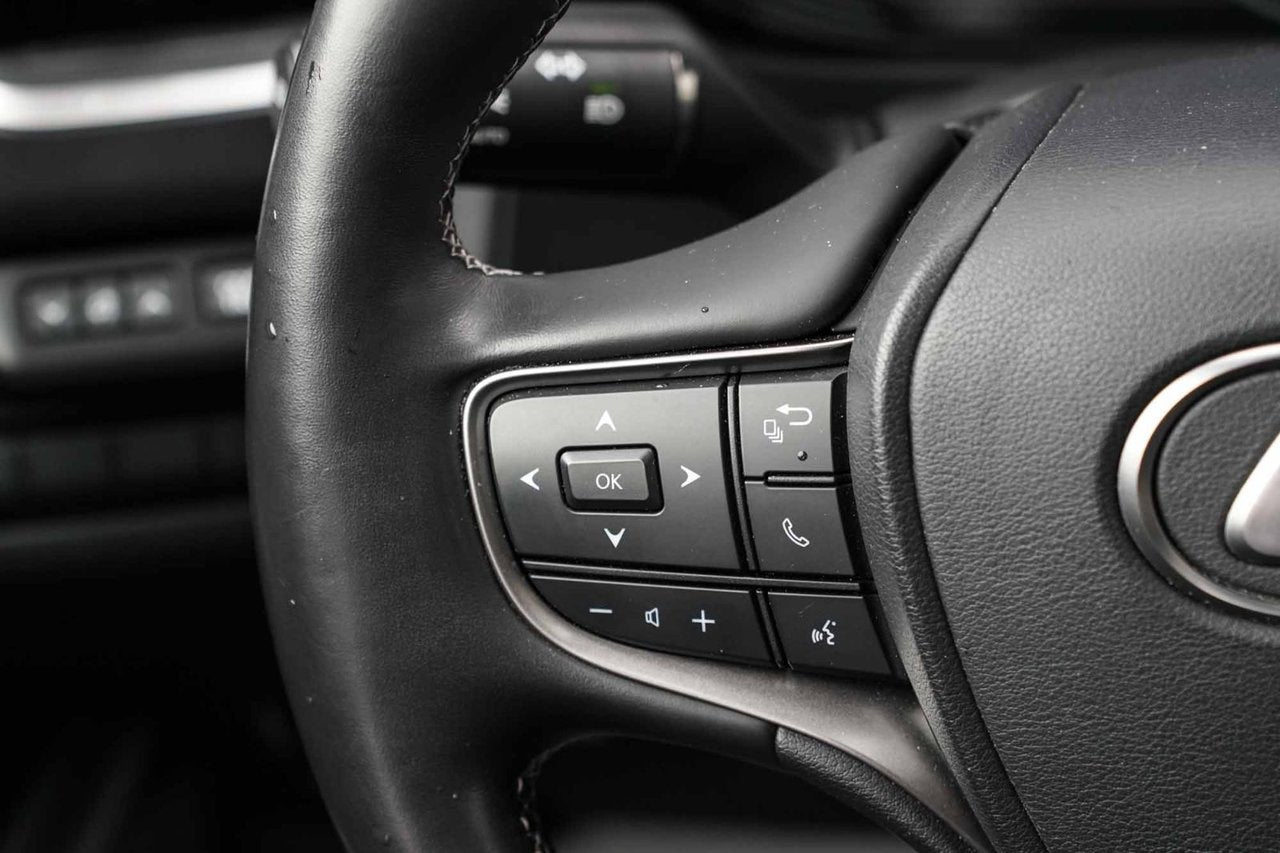 2022 Lexus UX 250h PREMIUM AWD BAS KM CUIR TOIT CARPLAY