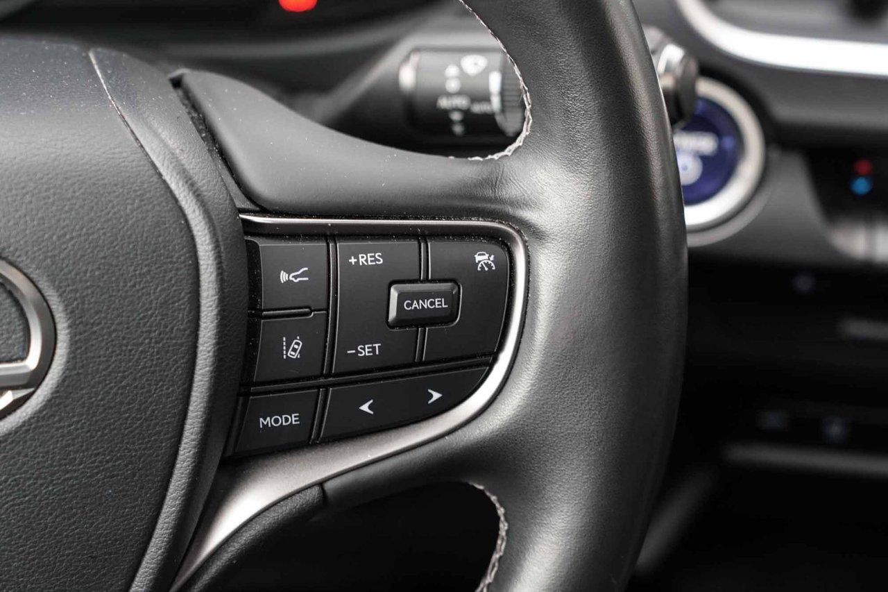 2022 Lexus UX 250h PREMIUM AWD BAS KM CUIR TOIT CARPLAY