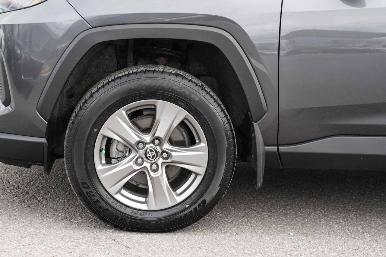 2024 Toyota RAV4 LE FWD
