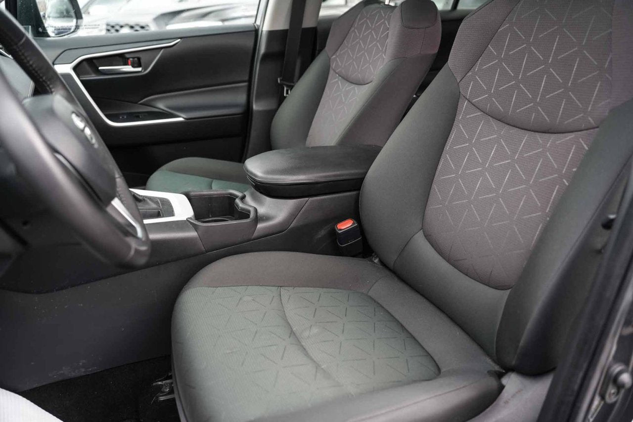 2024 Toyota RAV4 LE FWD