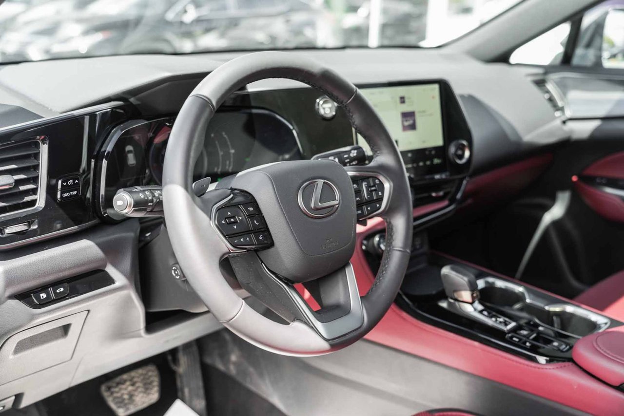 2025 Lexus NX 350h 350h PREMIUM AWD BAS KM CUIR ROUGE CARPLAY