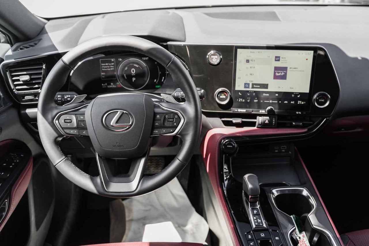 2025 Lexus NX 350h 350h PREMIUM AWD BAS KM CUIR ROUGE CARPLAY