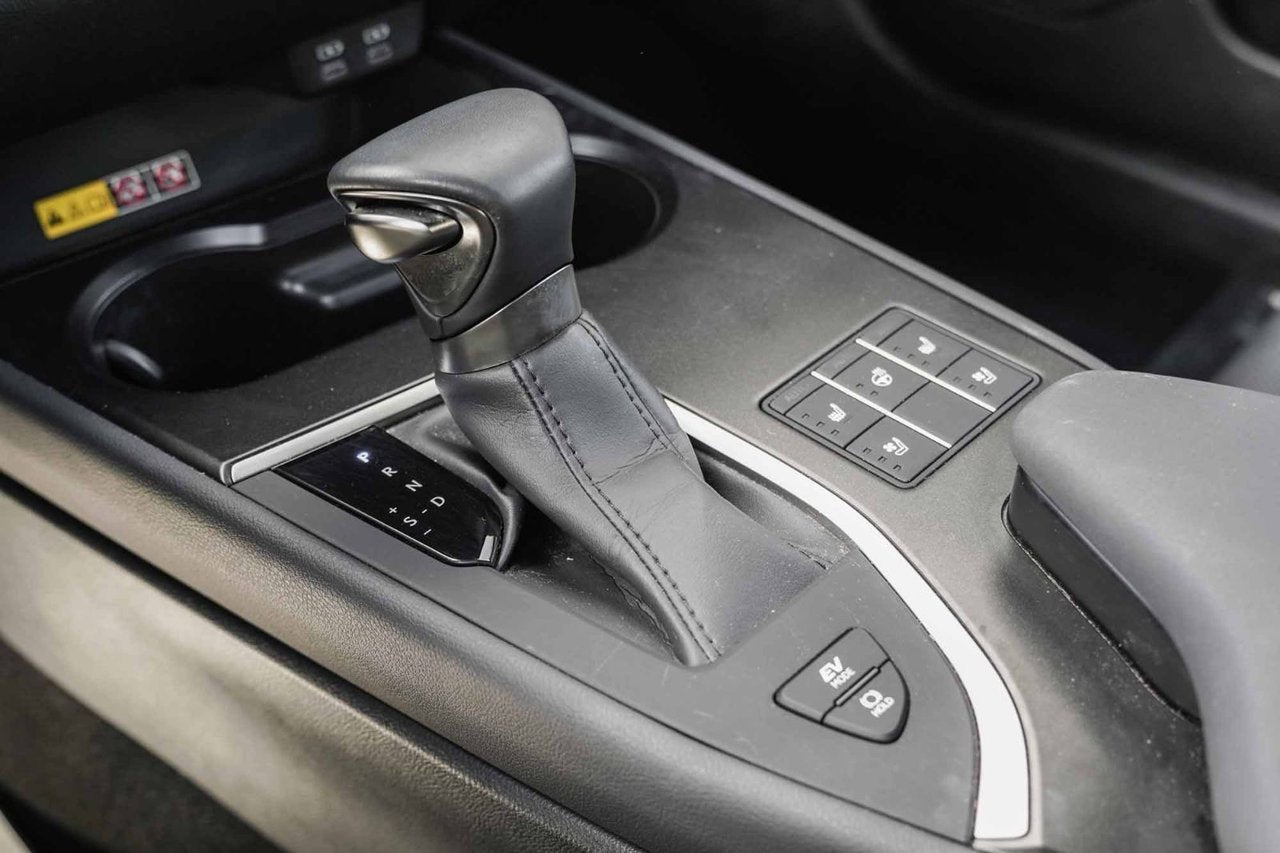 2024 Lexus UX 250h LUXURY AWD BAS KM CUIR TOIT NAVI HUD