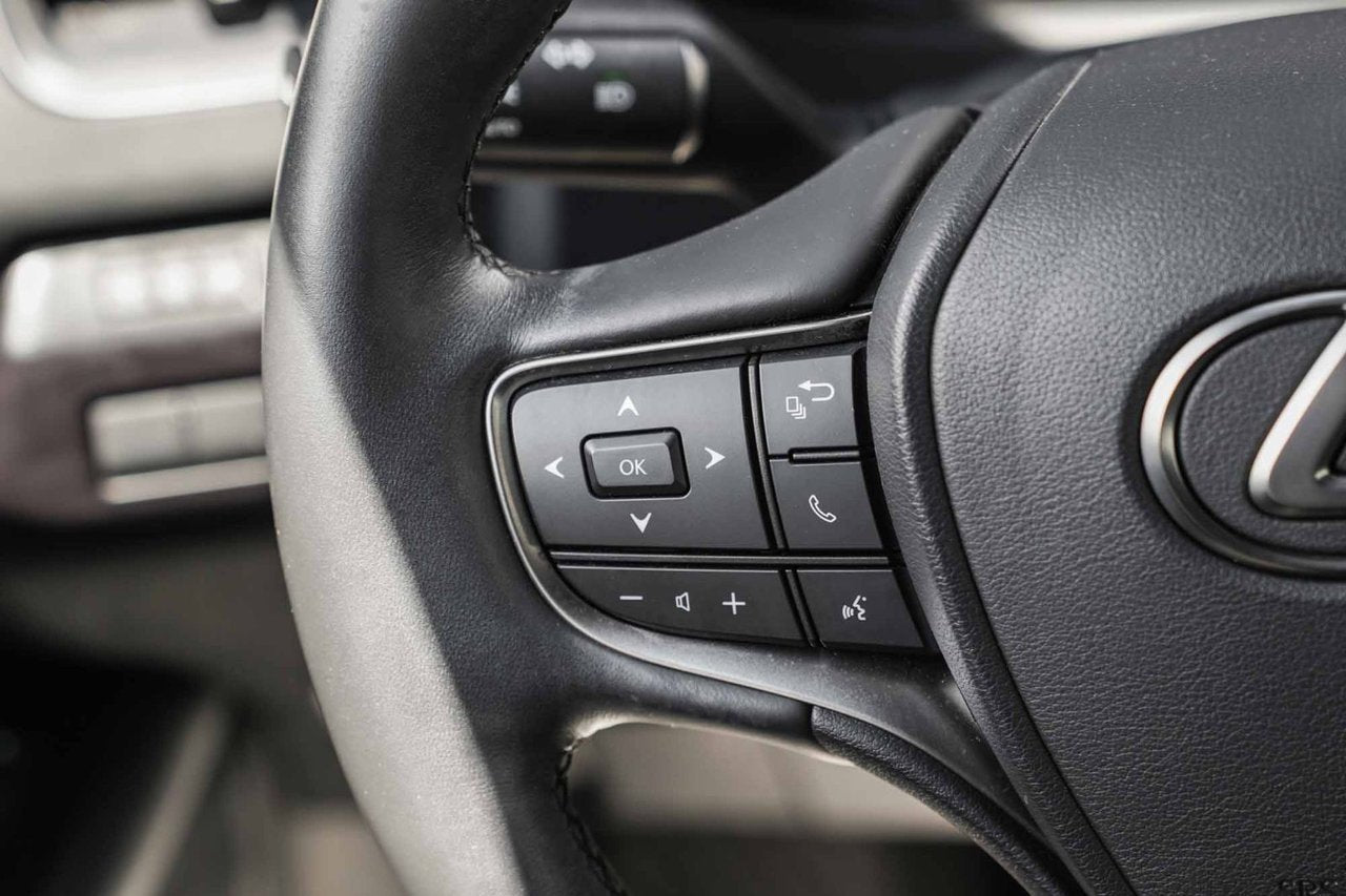 2024 Lexus UX 250h LUXURY AWD BAS KM CUIR TOIT NAVI HUD