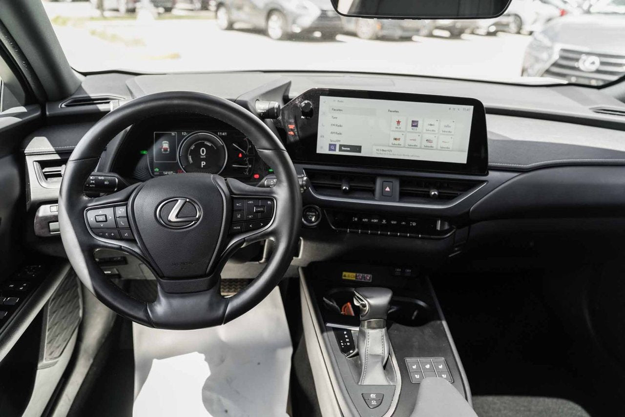 2024 Lexus UX 250h LUXURY AWD BAS KM CUIR TOIT NAVI HUD