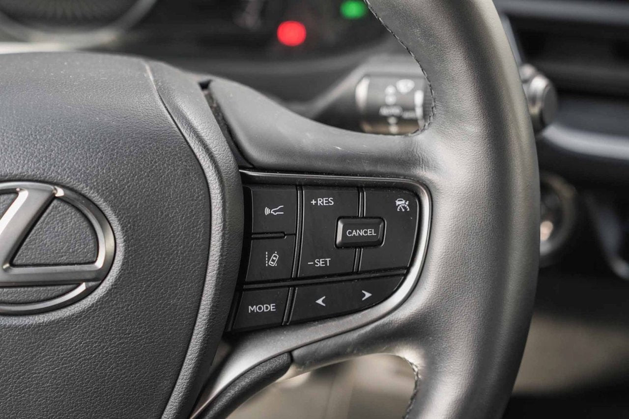 2024 Lexus UX 250h LUXURY AWD BAS KM CUIR TOIT NAVI HUD