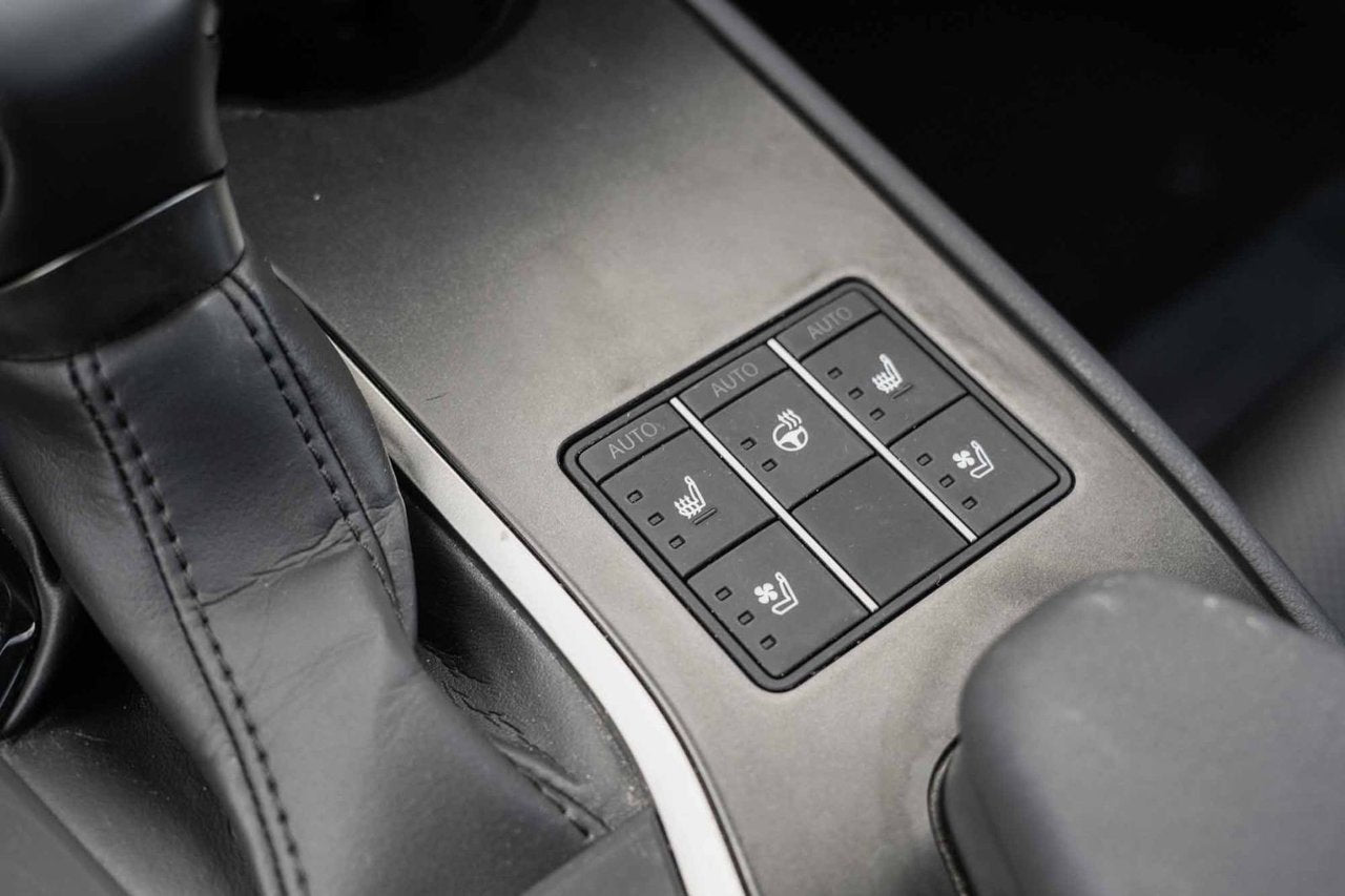 2024 Lexus UX 250h LUXURY AWD BAS KM CUIR TOIT NAVI HUD