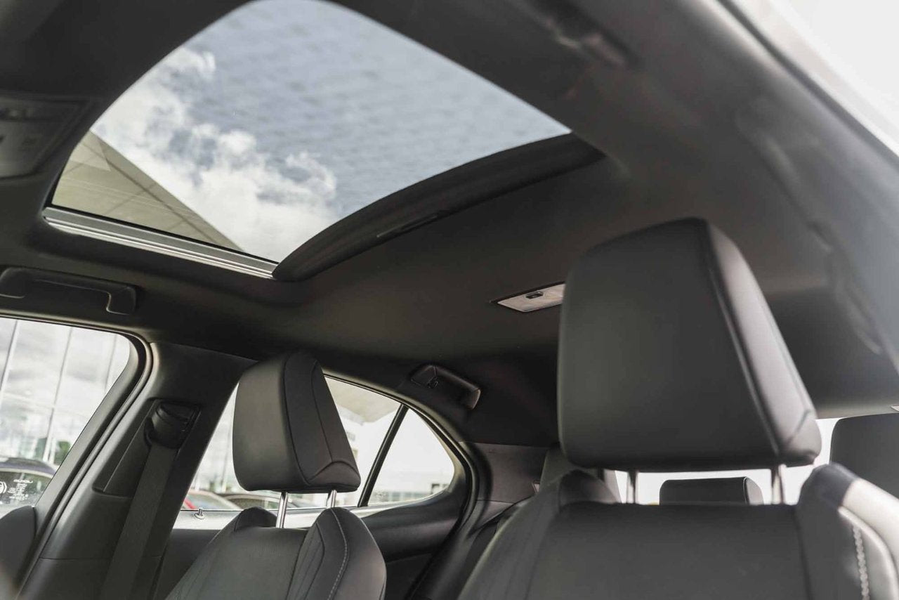 2024 Lexus UX 250h LUXURY AWD BAS KM CUIR TOIT NAVI HUD