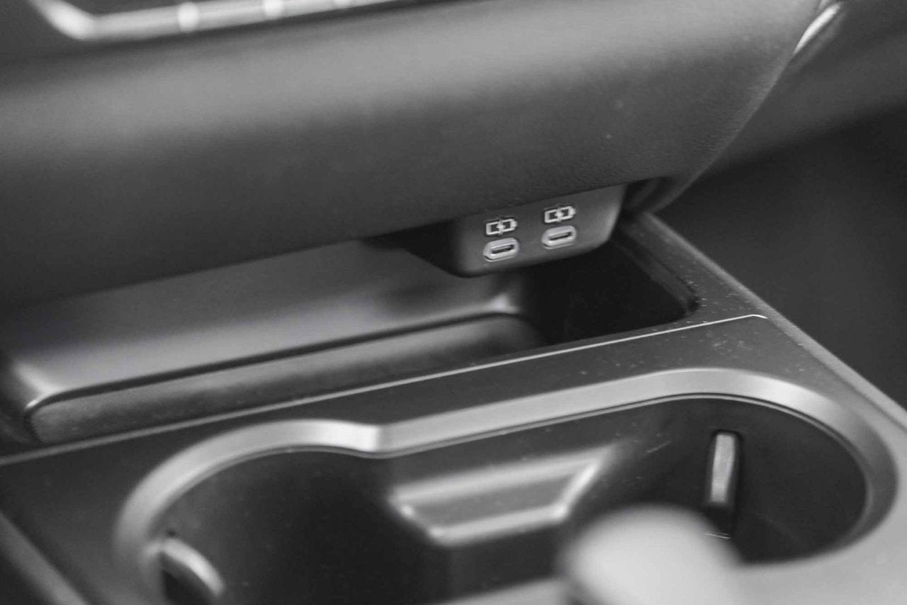2025 Lexus UX 300h PREMIUM HYBRIDE TRES BAS KM CUIR TOIT
