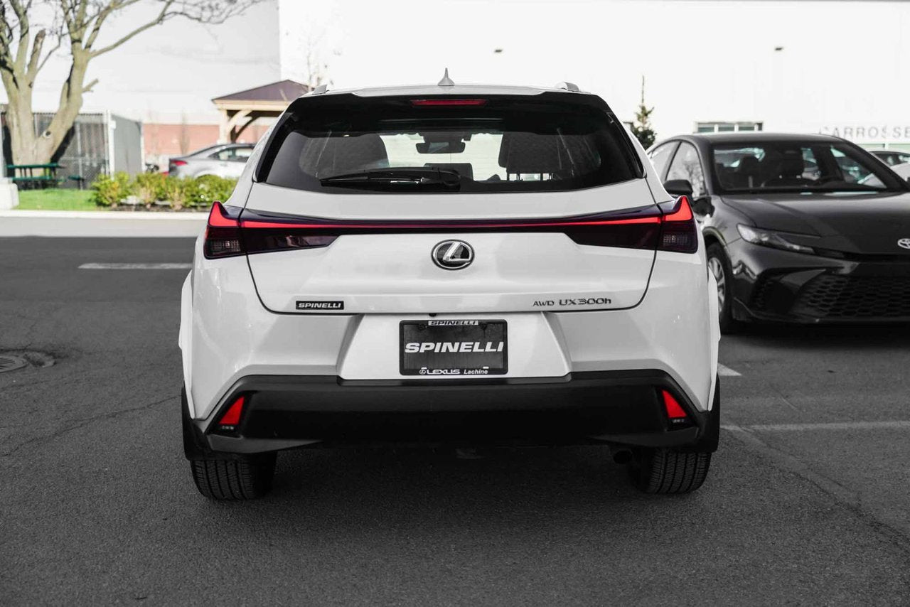 2025 Lexus UX 300h PREMIUM HYBRIDE TRES BAS KM CUIR TOIT