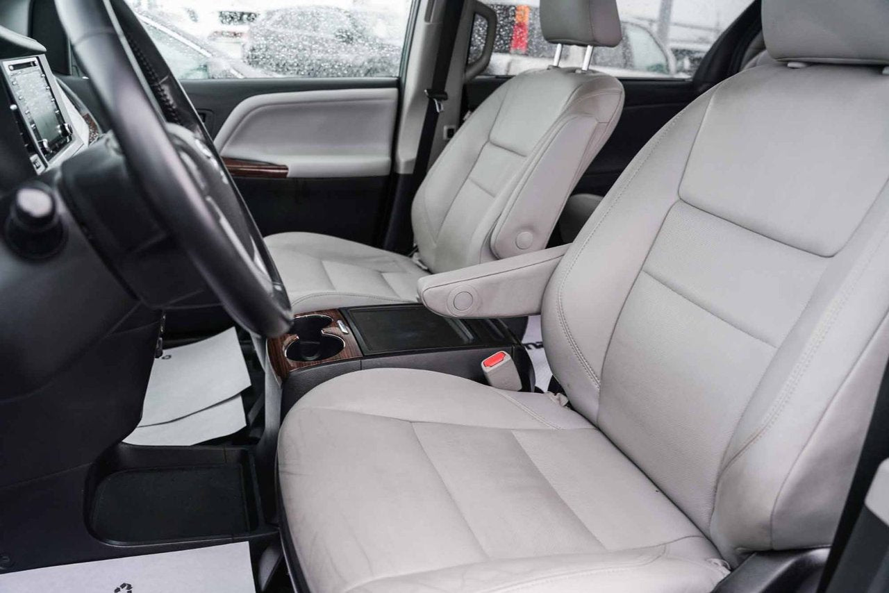 2018 Toyota Sienna XLE