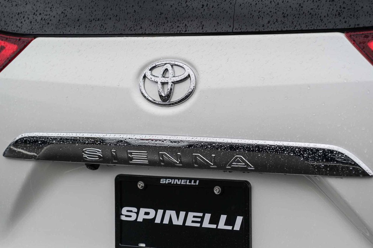 2018 Toyota Sienna XLE