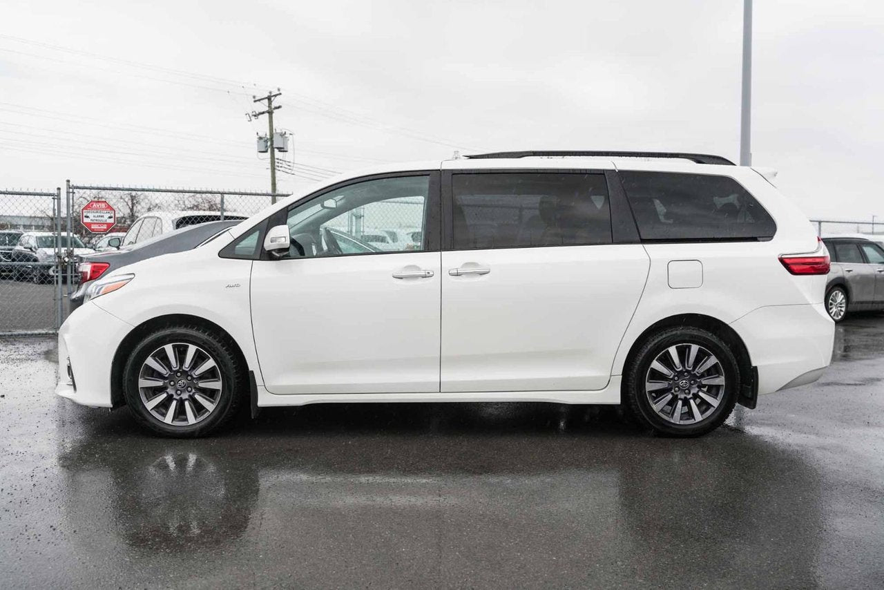 2018 Toyota Sienna XLE