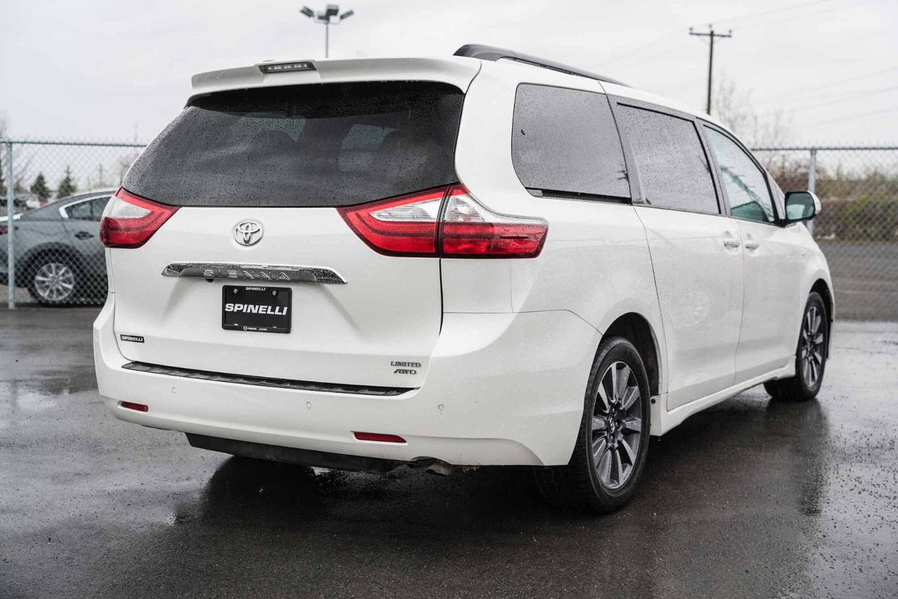 2018 Toyota Sienna XLE