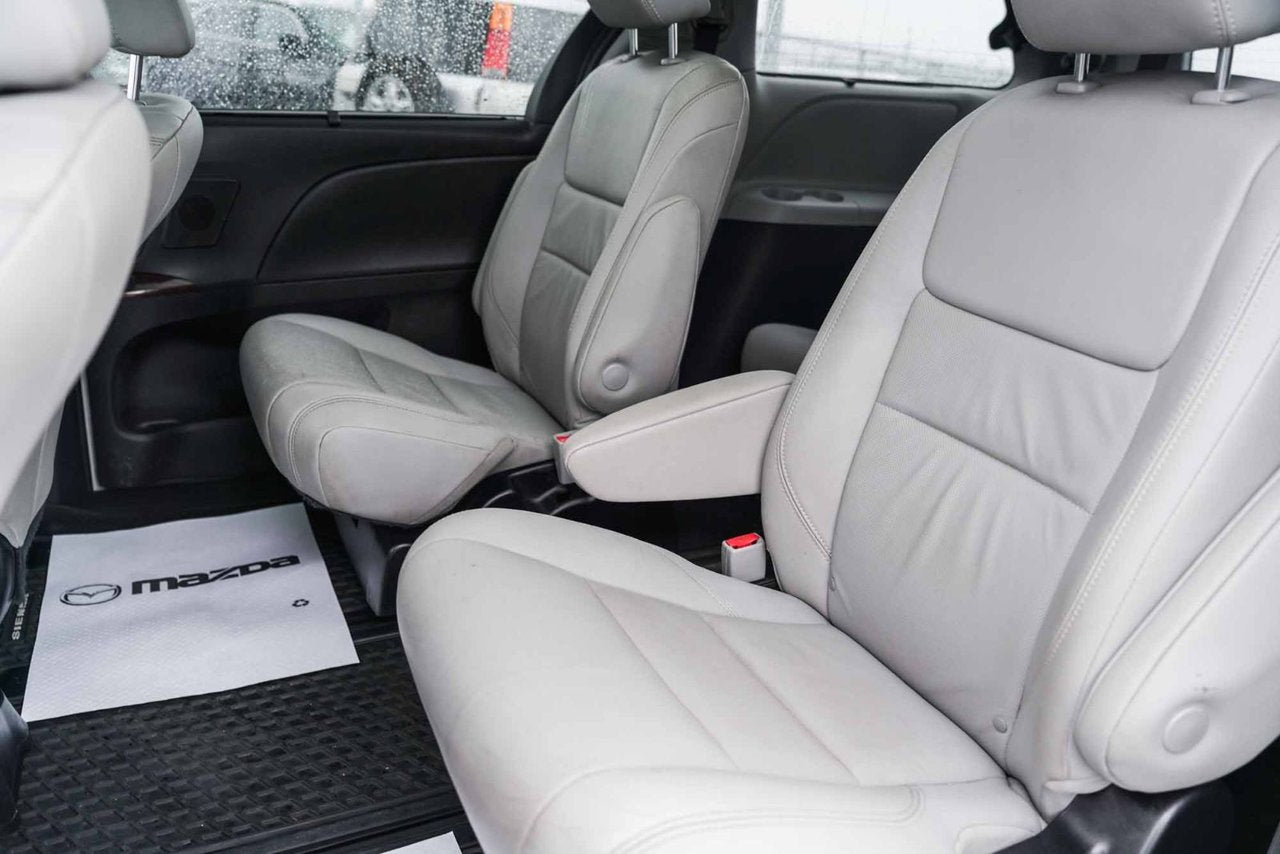 2018 Toyota Sienna XLE