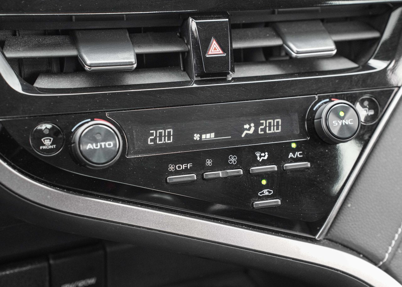 2023 Toyota Camry SE UPGRADE