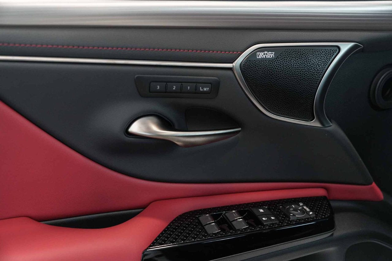 2025 Lexus ES Black Line Special Edition