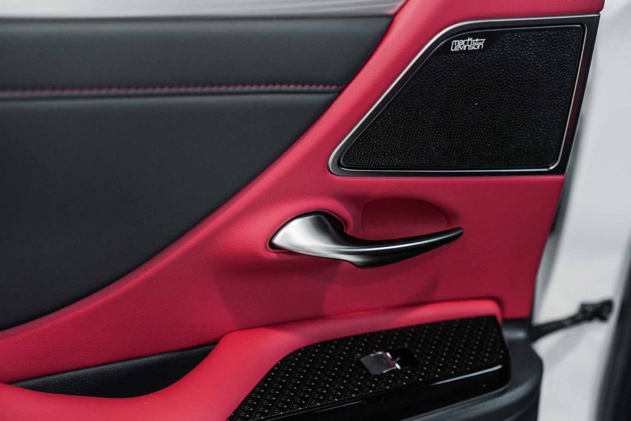 2025 Lexus ES Black Line Special Edition