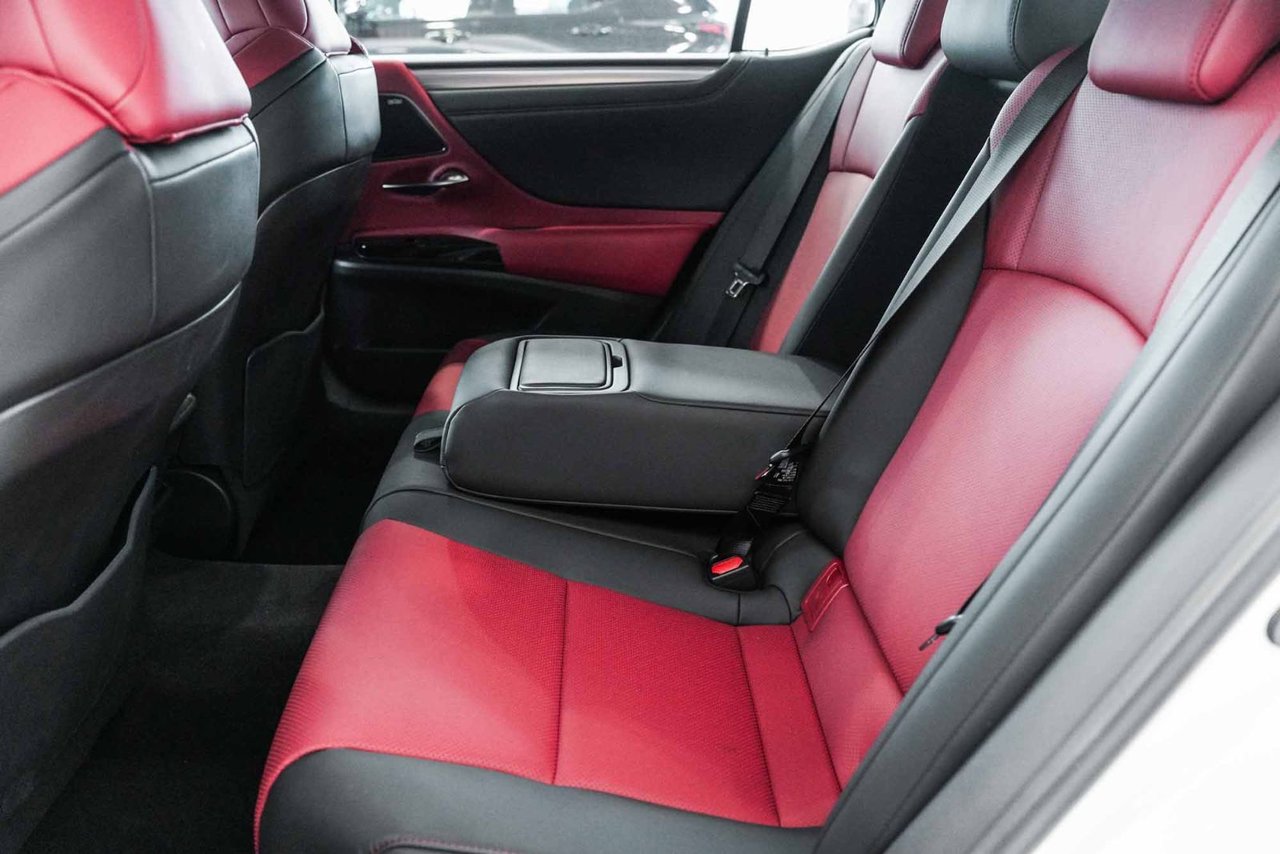 2025 Lexus ES Black Line Special Edition