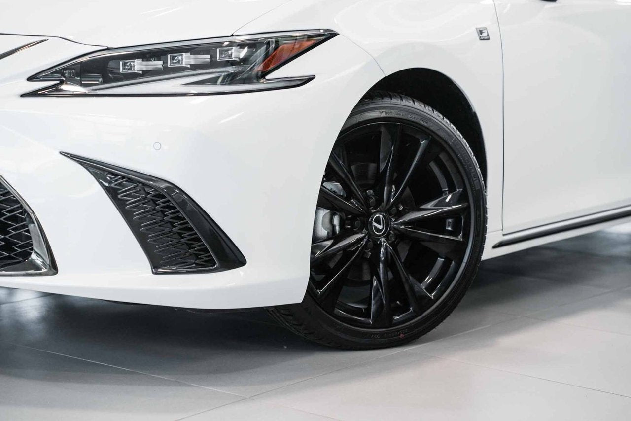 2025 Lexus ES Black Line Special Edition