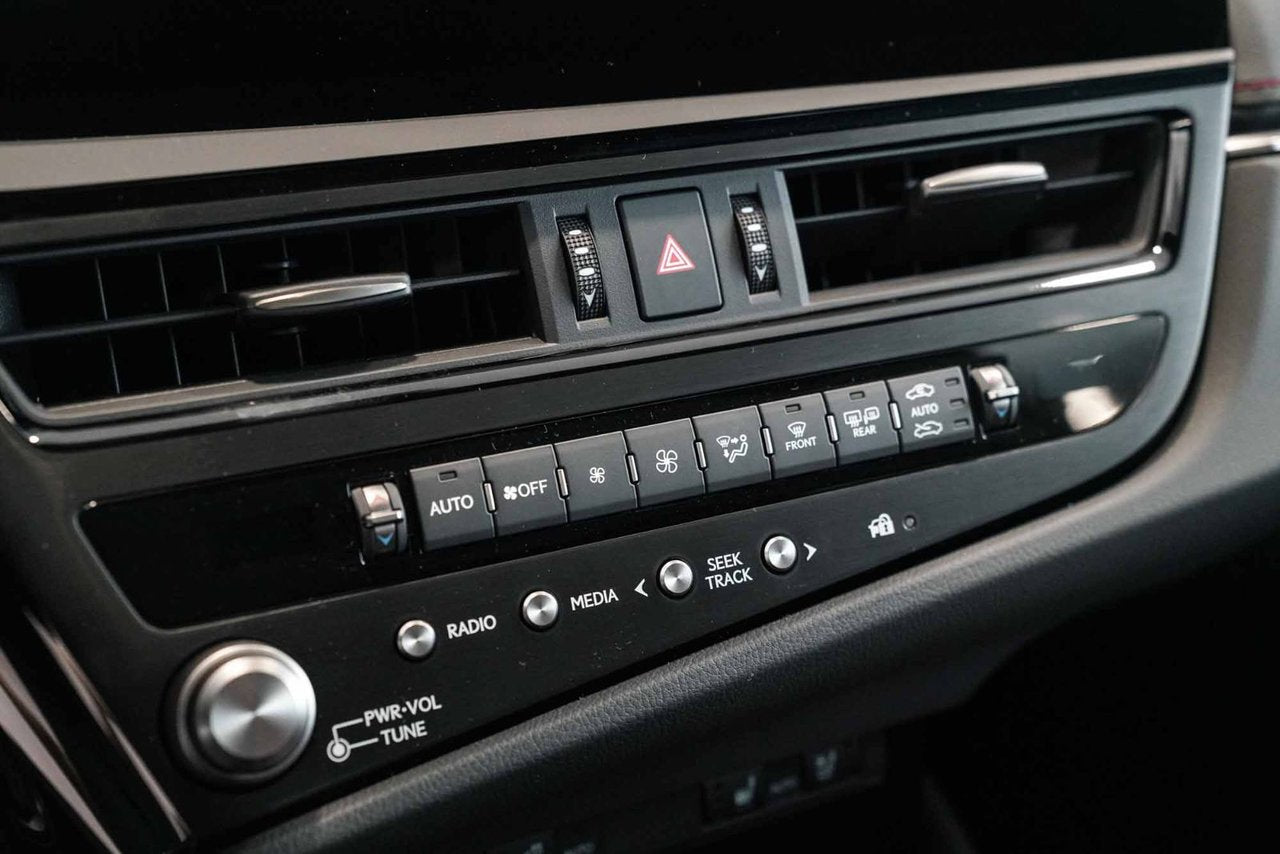 2025 Lexus ES Black Line Special Edition