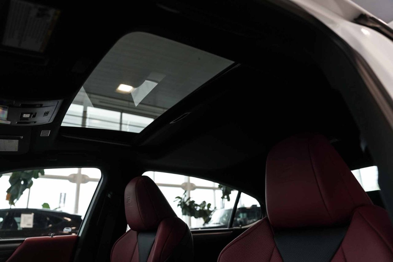 2025 Lexus ES Black Line Special Edition