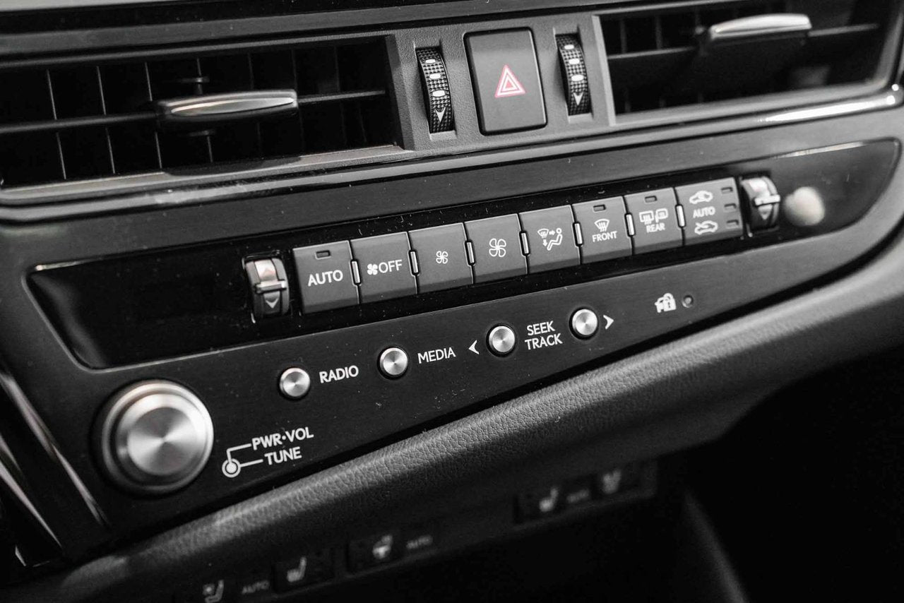 2025 Lexus ES Black Line Special Edition