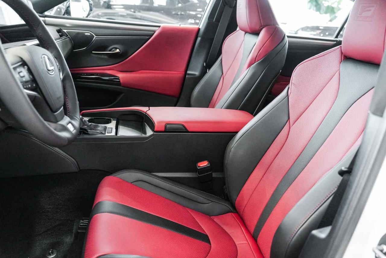 2025 Lexus ES Black Line Special Edition