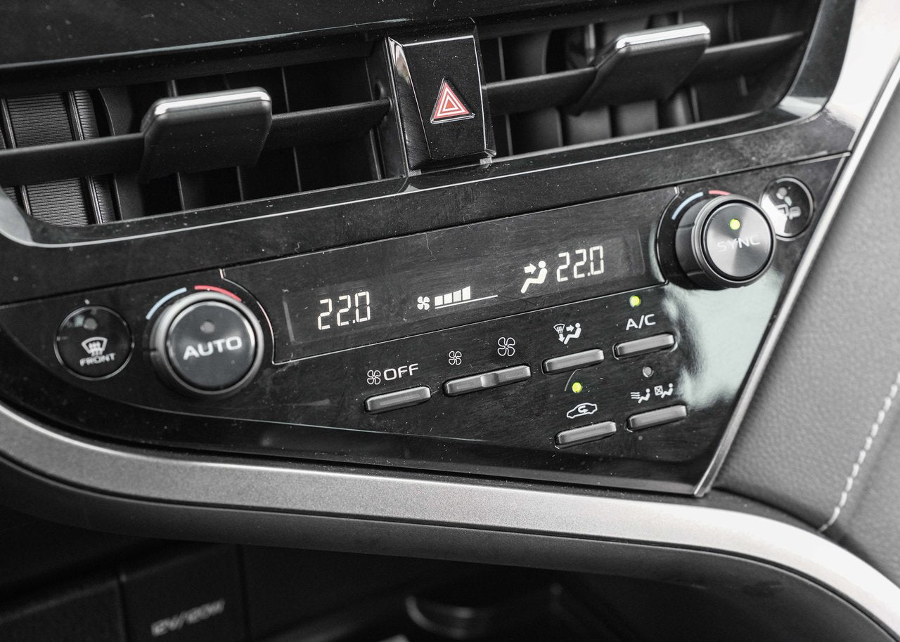 2022 Toyota Camry HYBRID XSE