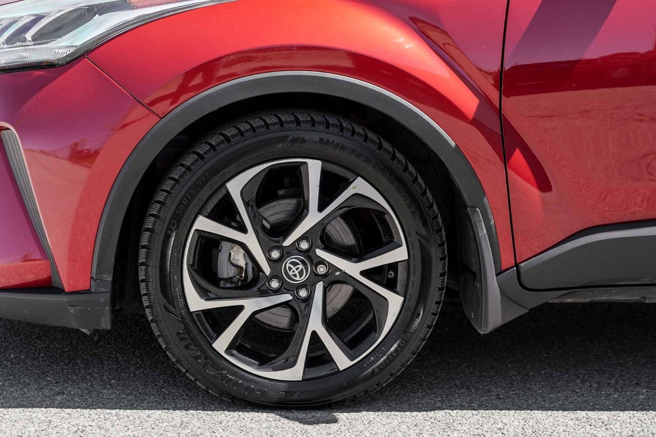2020 Toyota C-HR LE