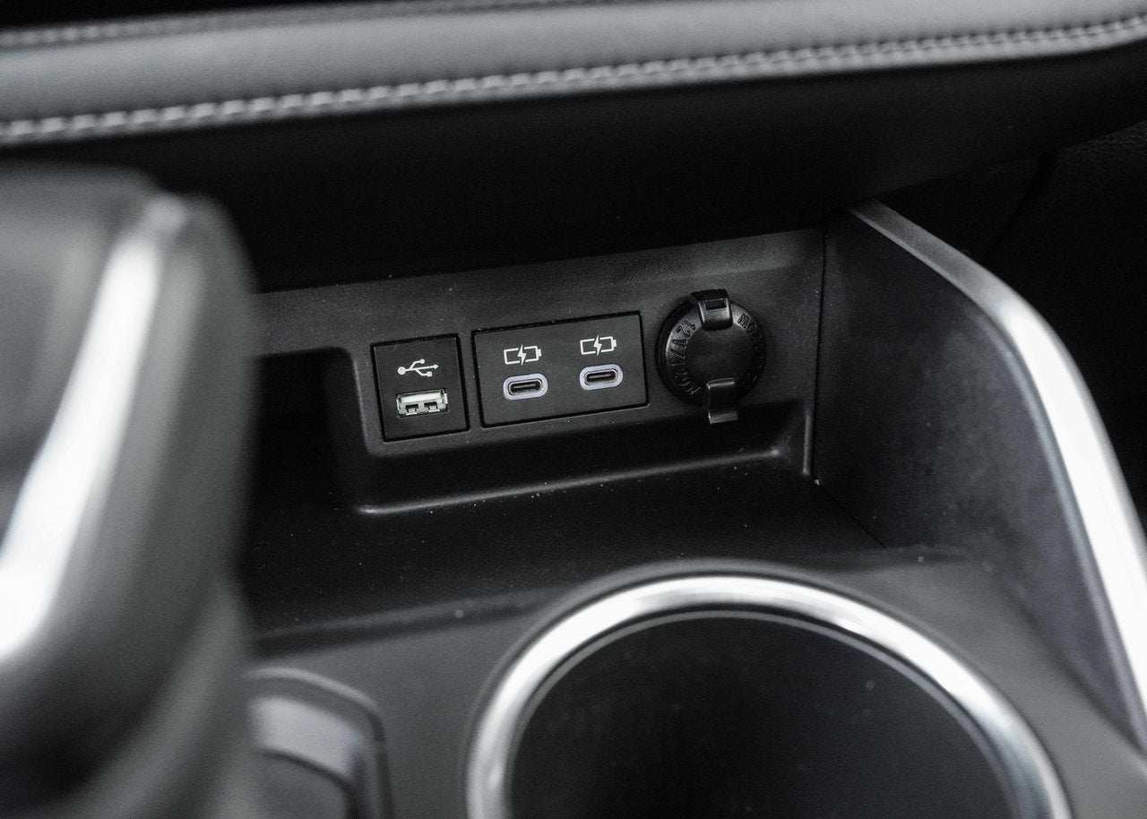 2022 Toyota Highlander XLE AWD; 8PASS CUIR TOIT ANGLES MORT *BAS/LOW KM*