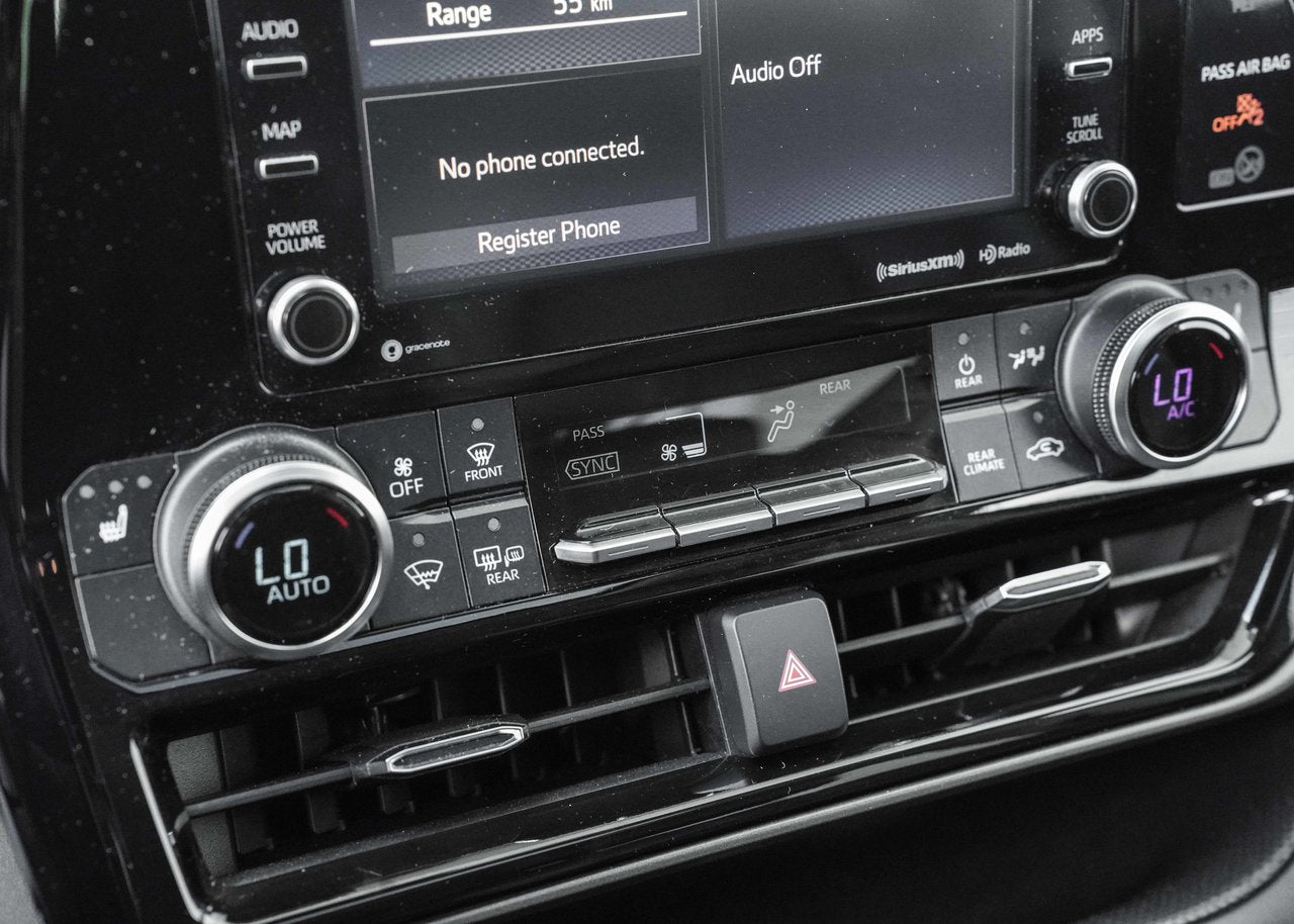 2022 Toyota Highlander XLE AWD; 8PASS CUIR TOIT ANGLES MORT *BAS/LOW KM*