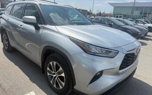 2022 Toyota Highlander XLE **BAS KM**