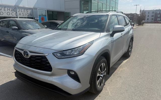 2022 Toyota Highlander XLE **BAS KM**
