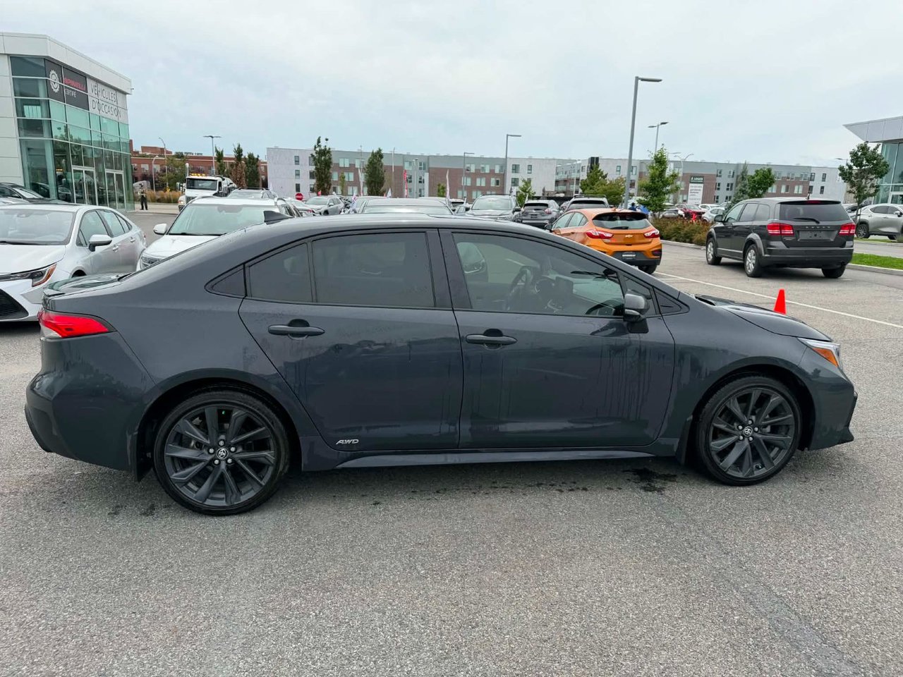 2025 Toyota Corolla SE HYBRIDE