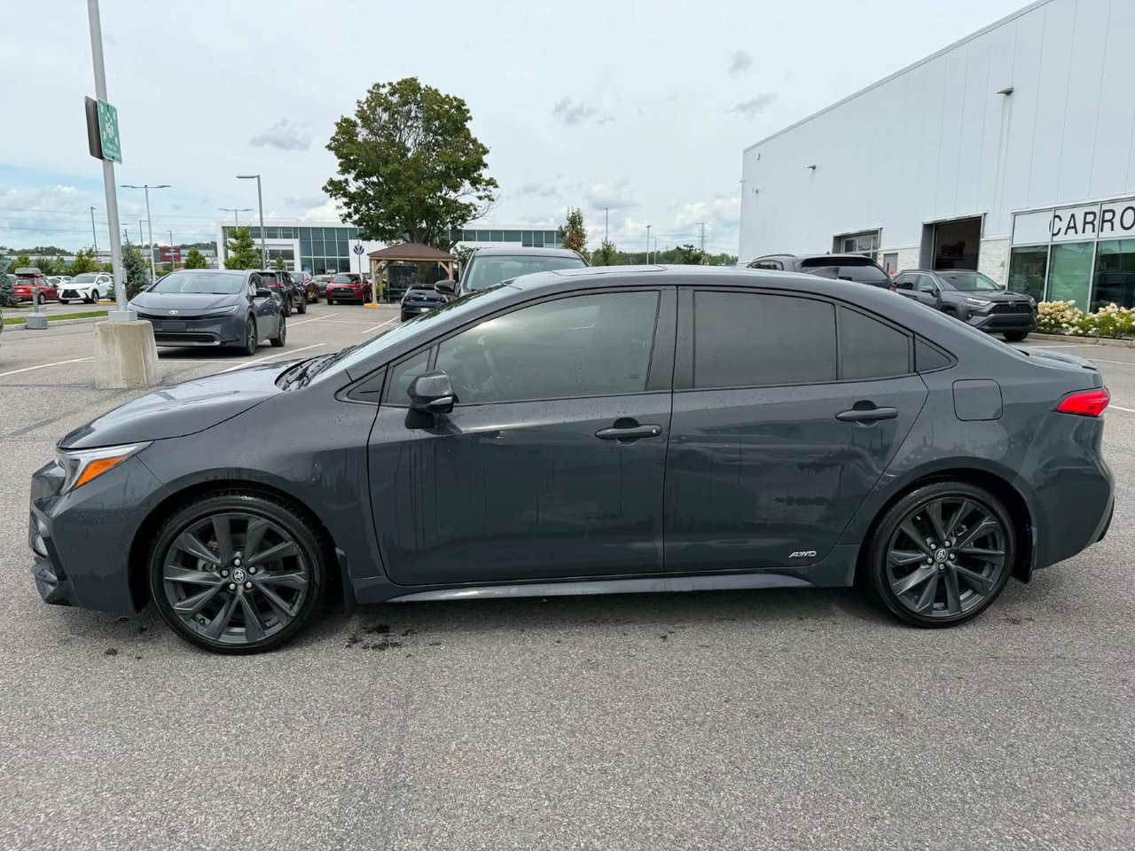 2025 Toyota Corolla SE HYBRIDE